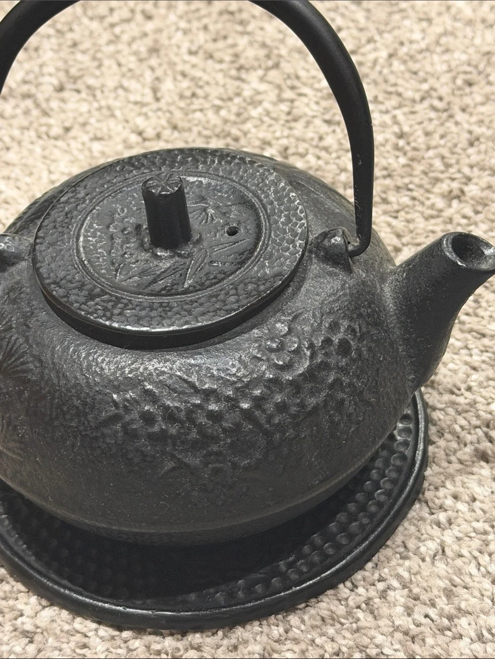 Small Cast Iron Black Teapot with Handle and Trivet and mesh insert